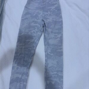 Lululemon white camo leggings size 6